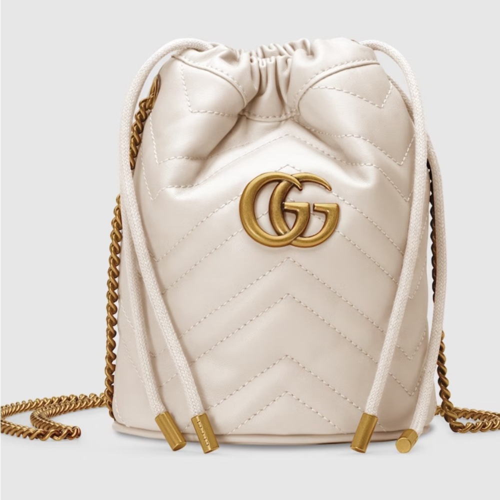 SOLD —— GUCCI BUCKET BAG